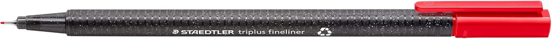 Kartonetui mit 4 triplus fineliner aus recyceltem Kunststoff in sortierten Farben