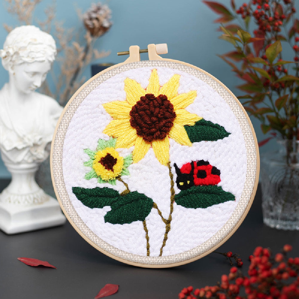 Punch Needle 20x20 Marienkäfer auf einer Sonnenblume - Kidis Art