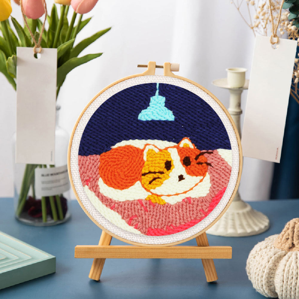 Punch Needle 20x20 Eine Katze in ihrem Bett - Kidis Art