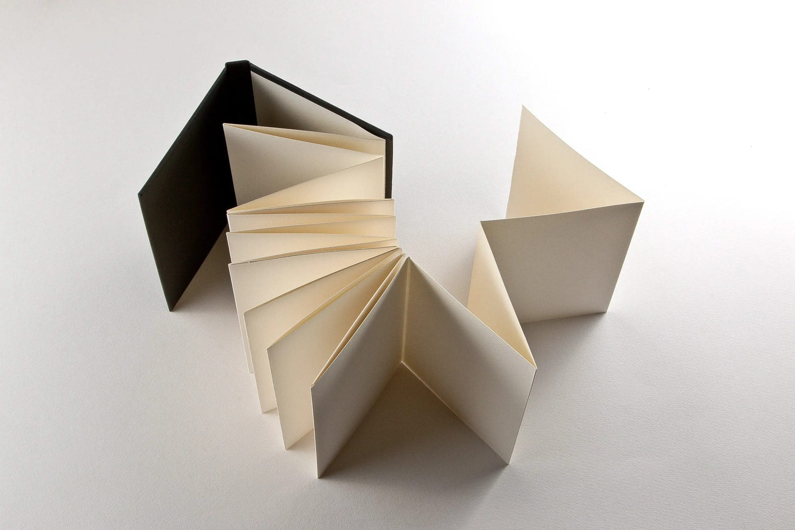 Fabriano Leporello Buch - 11.5 x 16.5 cm - 260g - 20 Blatt - Kidis Art